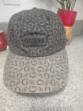 GUESS Men's Gray Logo Print Baseball Cap